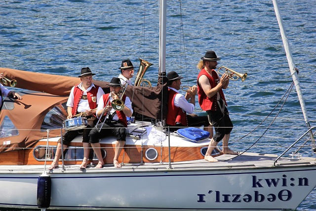 笑容滿面！切爾西眾將歡迎蘭帕德回歸！.